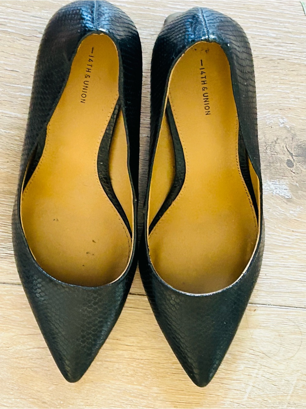 14th & Union Black Pointed Block Heel Pumps